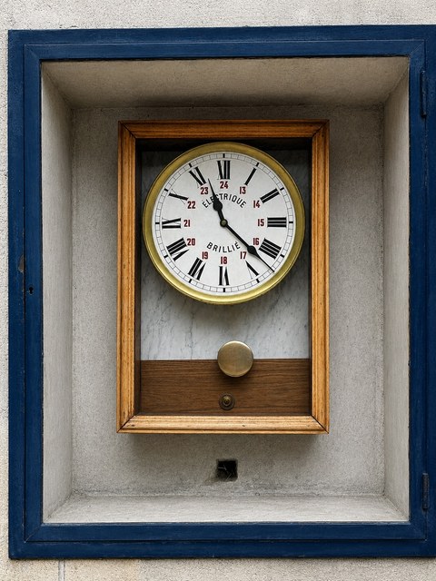 26 05 31 15 17 54 1283085